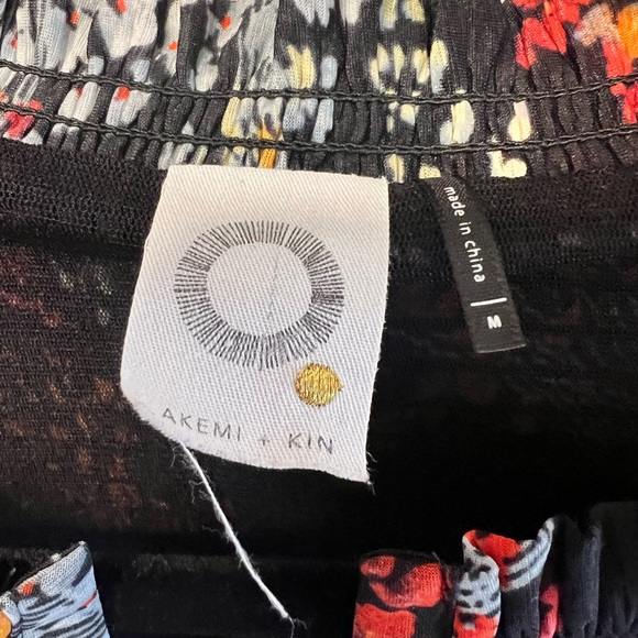 Anthropologie Akemi + Kim Elegant Multicolor Women's Blouse size M - Picture 3 of 5